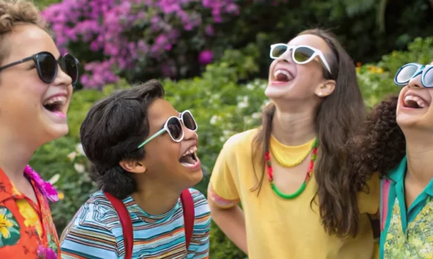 Teen Fashion: The Sunglasses Styles Every Trendy Teen Is Wearing