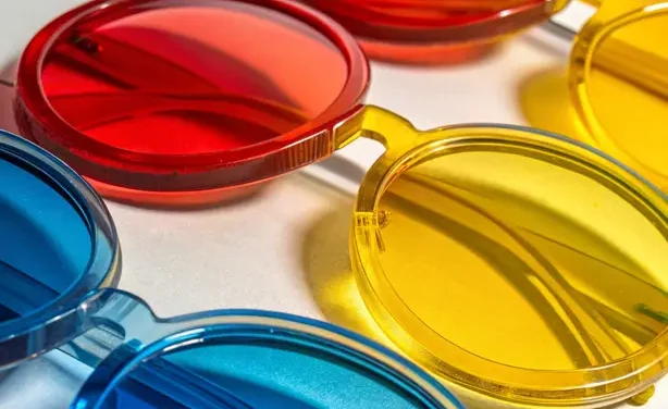 Bold Colored Lenses Sunglasses: Express Your Mood Through Sunglasses